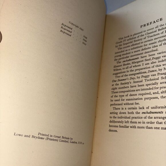 A Third Primer of classical ballet (cecchetti method for children beaumont 1952 - Picture 4 of 8